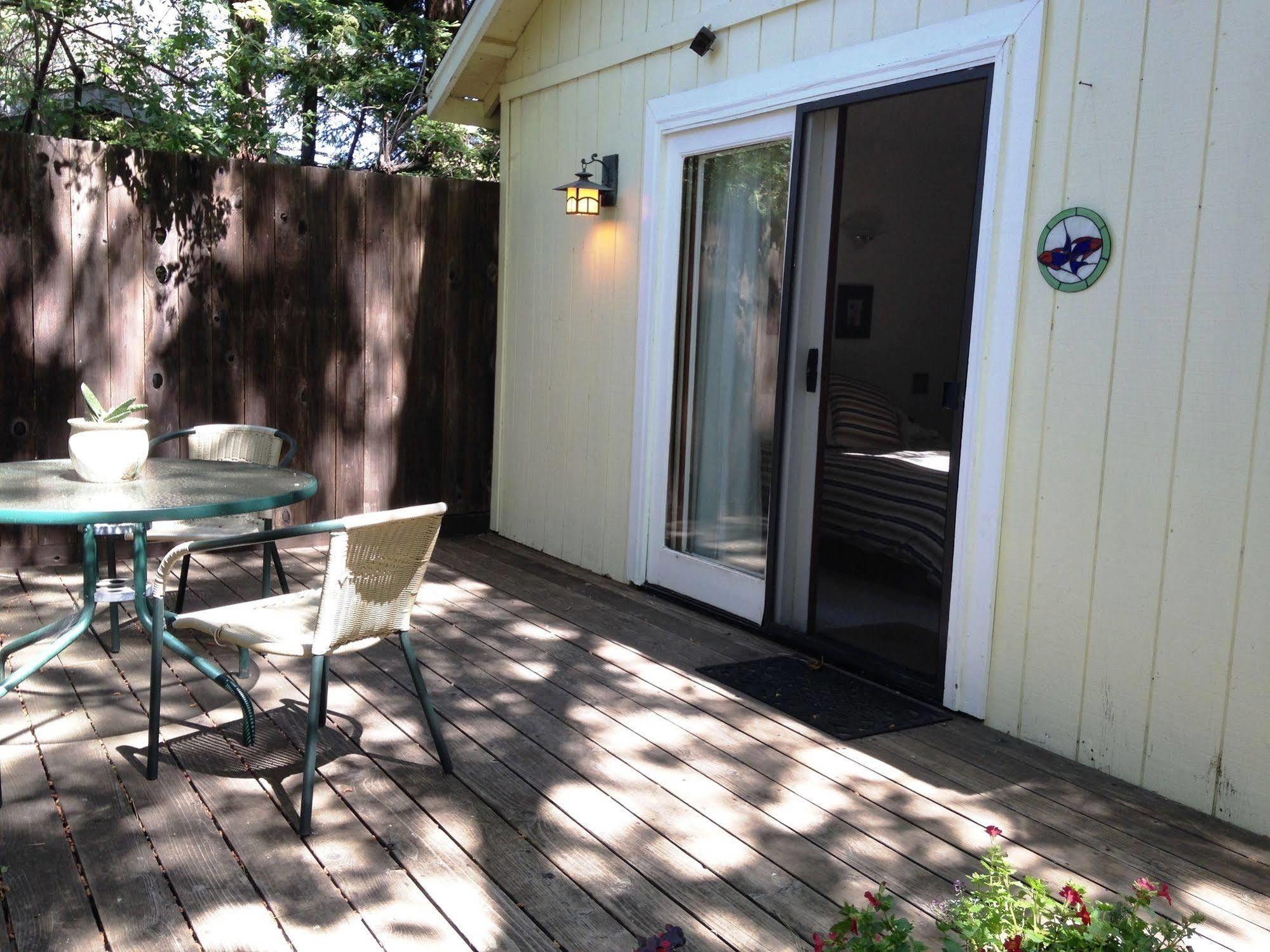 Backyard Garden Oasis Middletown Exterior foto